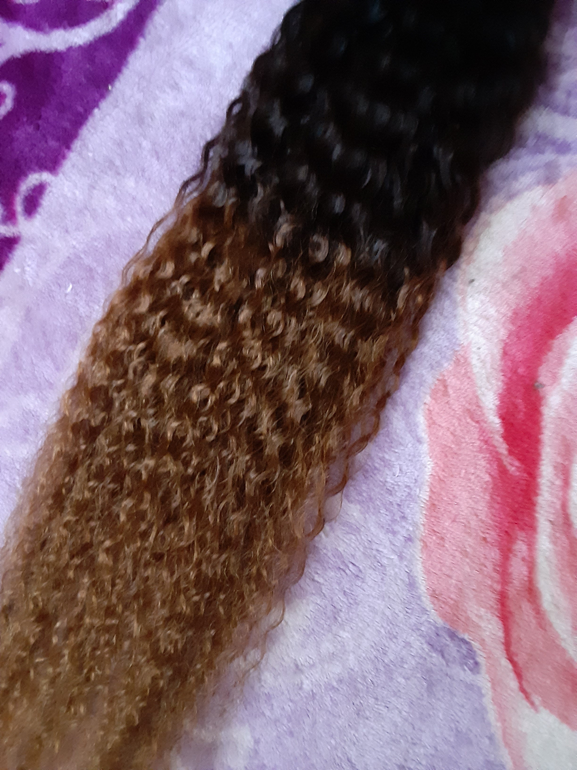 מלאי מלזי טבעי שחור/אומבר תלתל עמוק מצוייר כפול לשיער אנושי 300 גרם 28 אינץ'