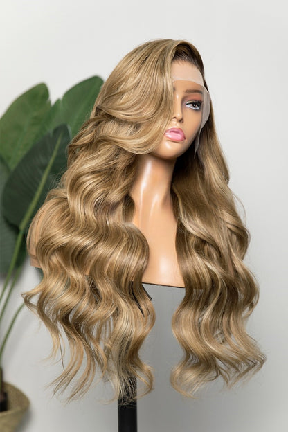 Custom 13 x 6 Lace Frontal Braziliaans Bruin/Blond Highlights/Donkere Wortels Golvende Menselijk Haar Pruik 22" 150% Dichtheid