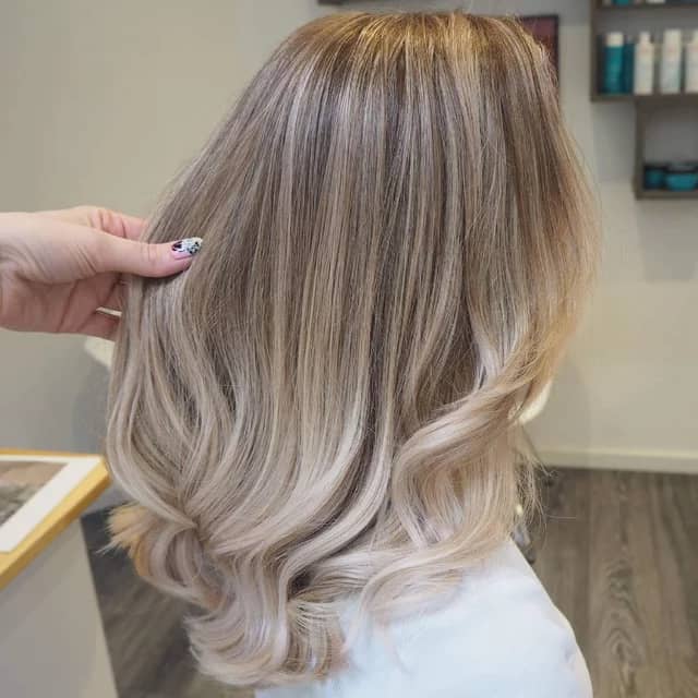 Egendefinert helblonde europeiske #T10 røtter, T10/Hvit, T10/8/Blonde Balayage Ombre Naturlig rett menneskehår Parykk 18" 150 % tetthet