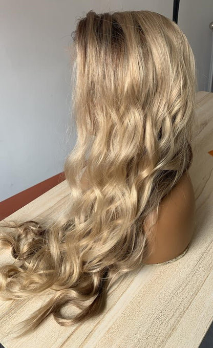 Stock 13" x 6" Lace Front Brasilianische Dunkle Wurzeln/Braun/Blond Balayage Echthaarperücke 26" 180% Dichte