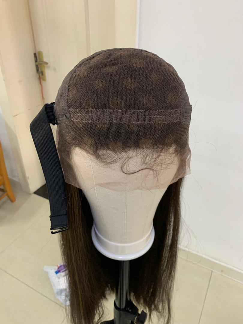 Lager hel spets limlös brasiliansk naturlig färg naturlig rakt människohår Peruk 28" 180 % densitet