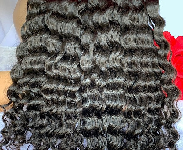 Lager Ubehandlet naturlig farge Bouncy Curl Virgin Human Hair Bunter 12"-28" 3 Doble Wefted Bunter 300g